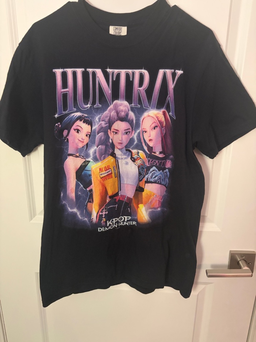 NETFLIX STORE OFFICIAL MERCHANDISE HUNTRIX K-Pop Graphic Tee